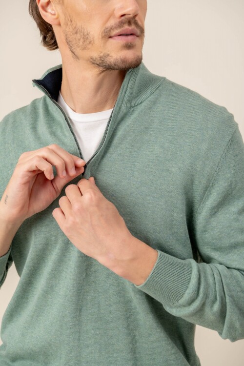 Sweater medio cierre Verde