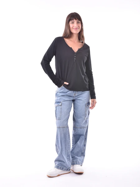 REMERA LORA NEGRO