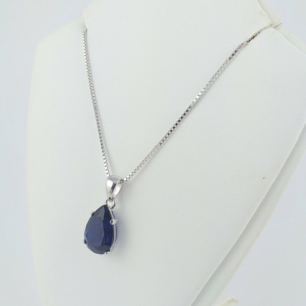 Cadena de plata 925 con dije circonia azul 1.3cm*8mm espesor 5mm. 