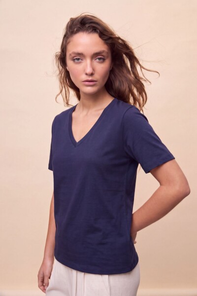 REMERA LOVEBUG Azul Marino