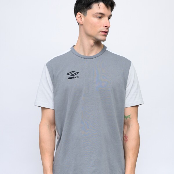 REMERA CUTS Umbro Hombre 059