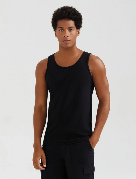 MUSCULOSA BÁSICA MASCULINA NEGRO