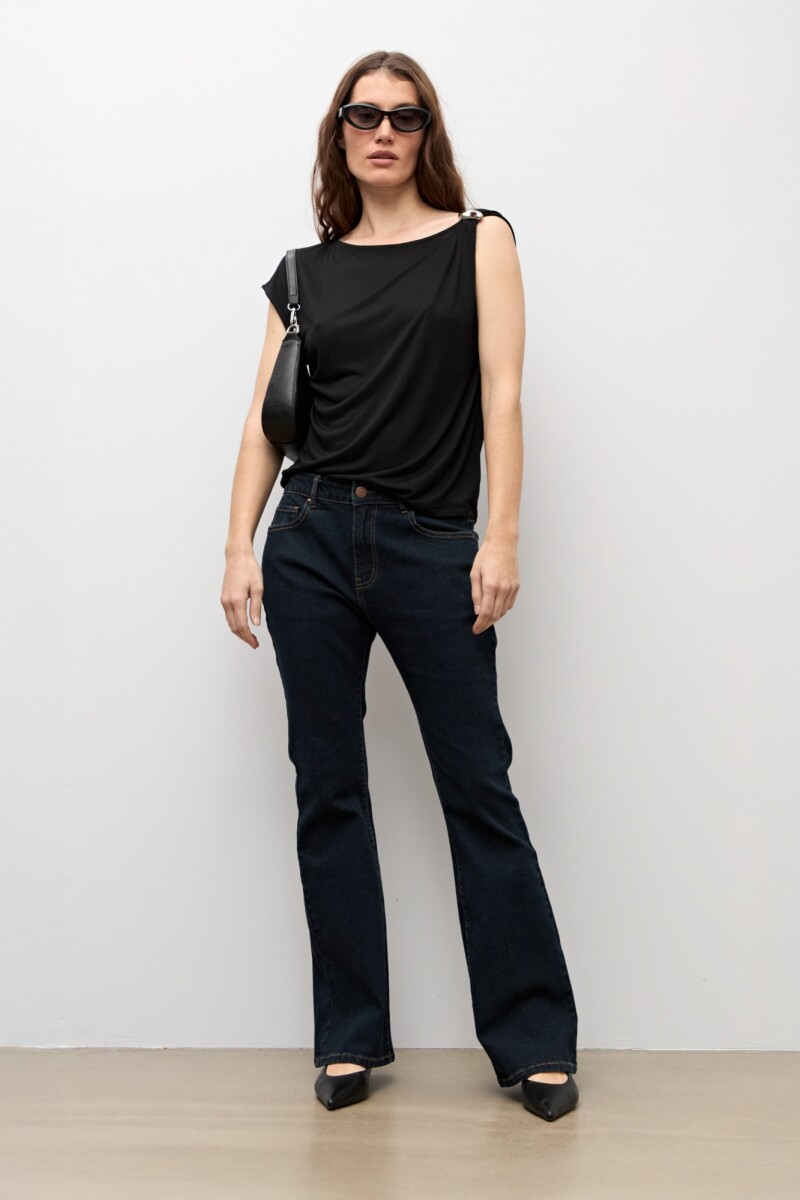 Blusa detalle metálico negro