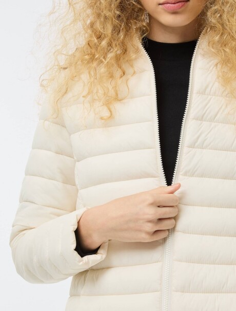 CAMPERA PUFFER CON BOLSILLOS BEIGE