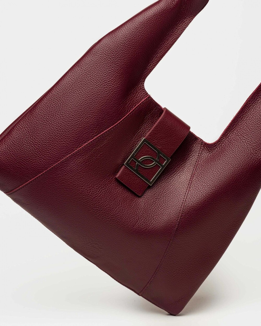 Bolso Signature en cuero graneado Bordeaux