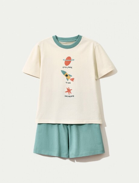 PIJAMA INFANTIL CON ESTAMPA Y BERMUDA VERDE