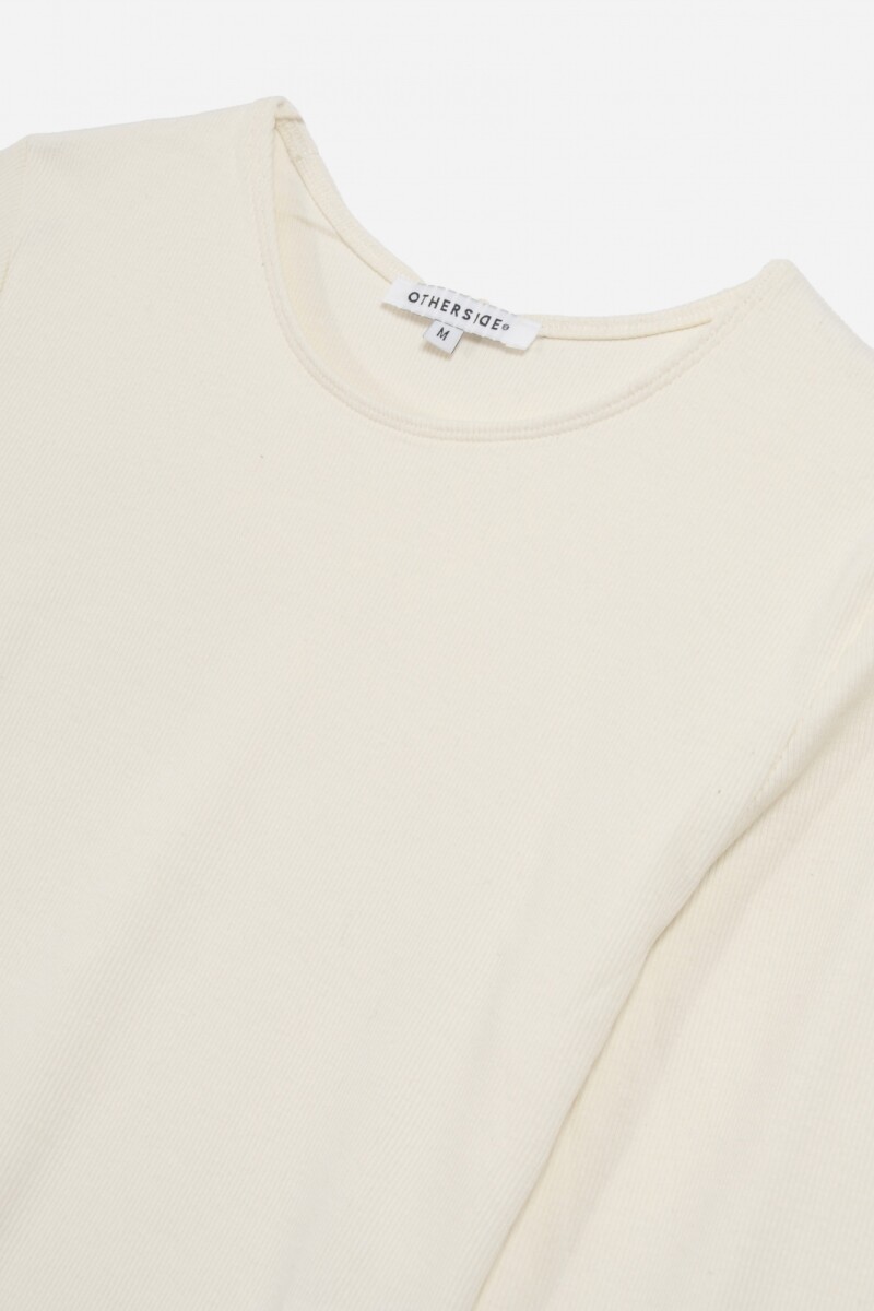 Remera m/l cropped CRUDO