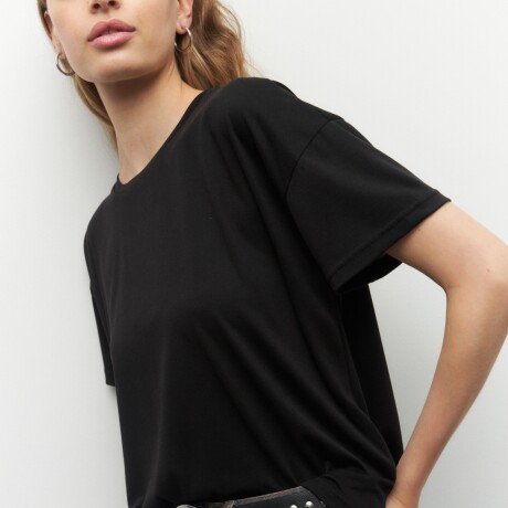 REMERA PEACHES Negro