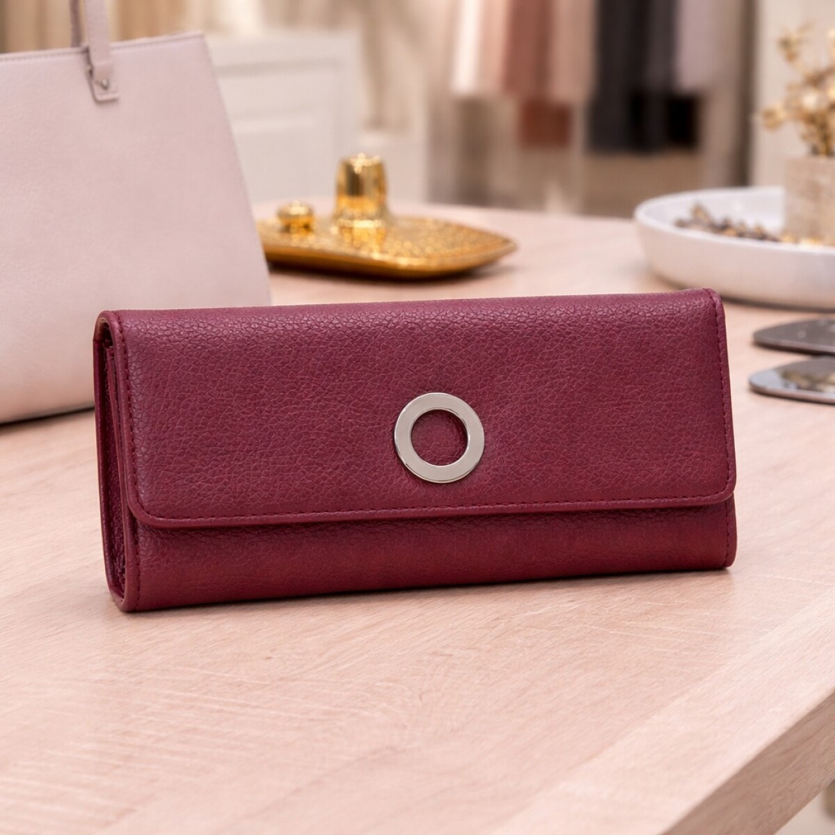 Billetera de Dama en Eco Cuero con Broche Metalico - Tannat 