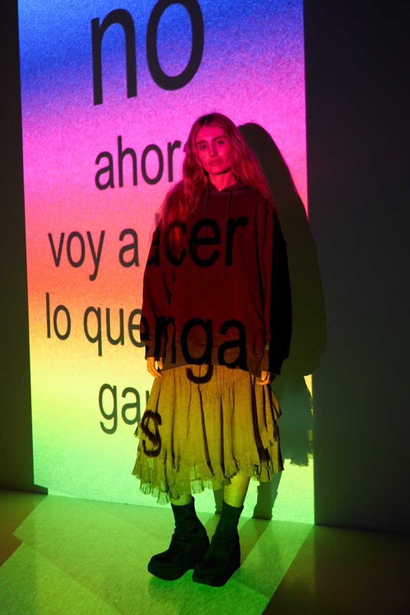 Hoodie no te olvide gris