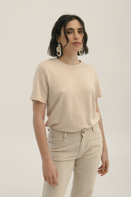 REMERA COSTA BEIGE