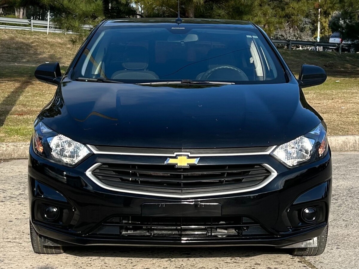 Chevrolet Onix 1.0 Extra Full | Permuta / Financia Chevrolet Onix 1.0 Extra Full | Permuta / Financia