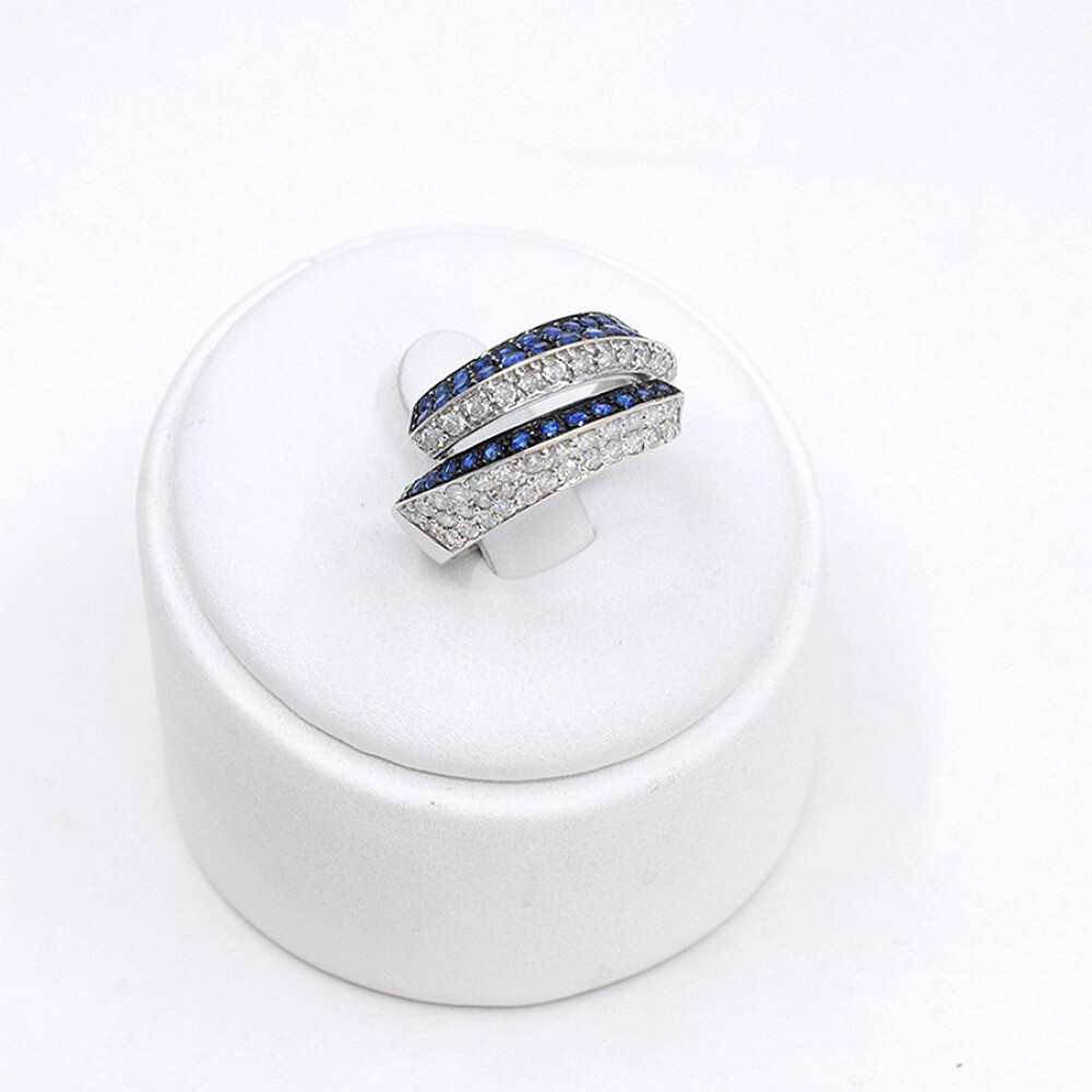 Anillo En Oro Blanco 18K Y Zafiros Anillo En Oro Blanco 18K Y Zafiros