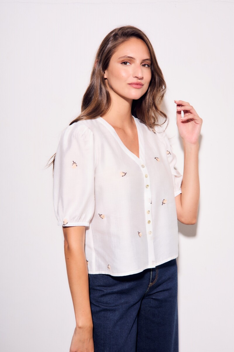 Blusa Viscosa Bordada Nacar