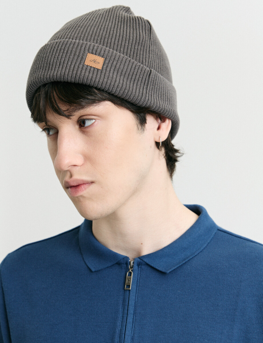 700515 GORRO TEJIDO HARRY Gris Oscuro