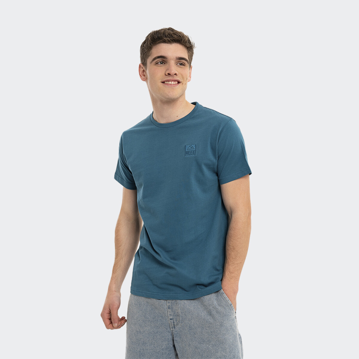Remera Reef Classic Embroidered - Azul 