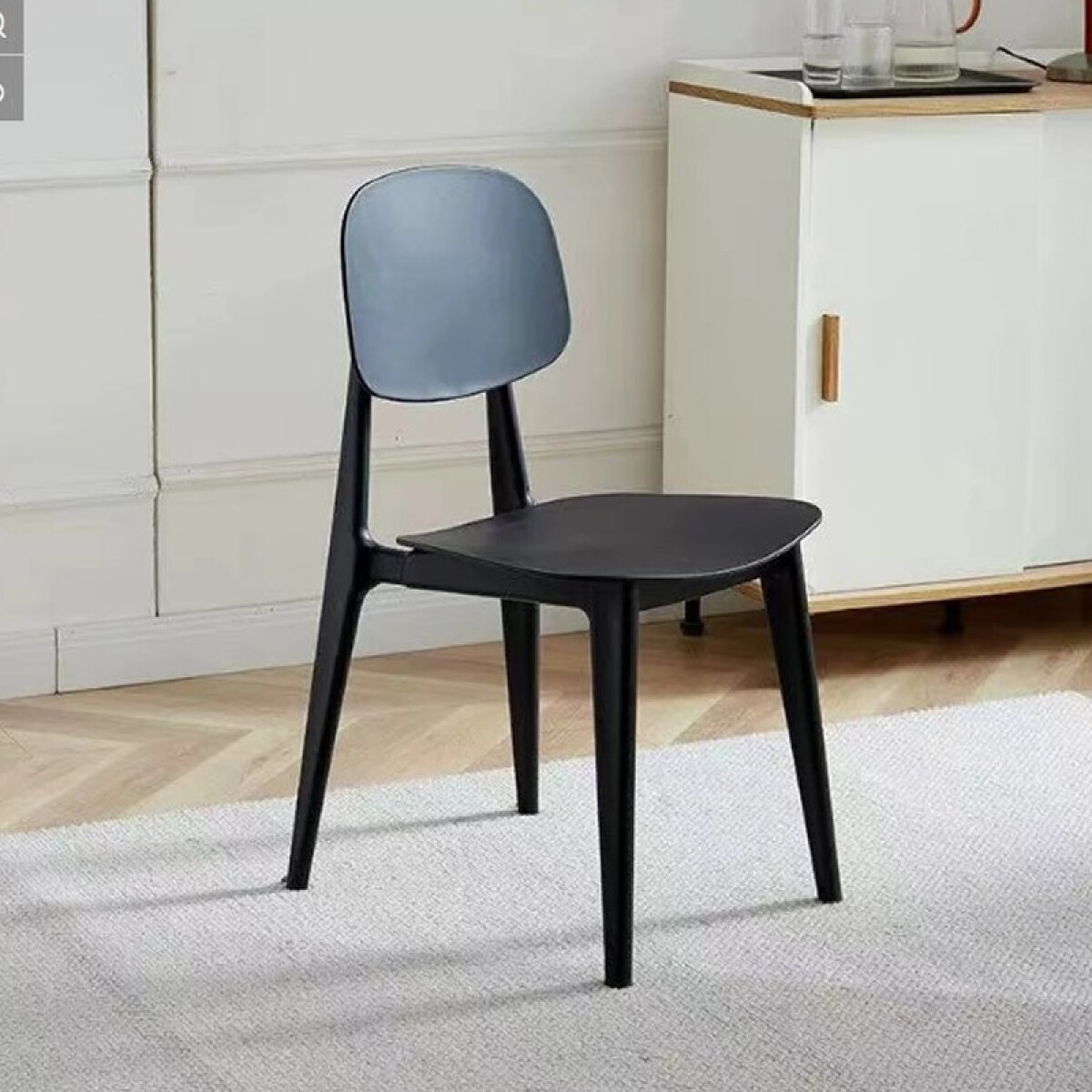 Silla Minimal De Diseño Interior y Exterior - Negro 