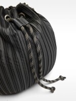 Bolso Bucket Plisado negro