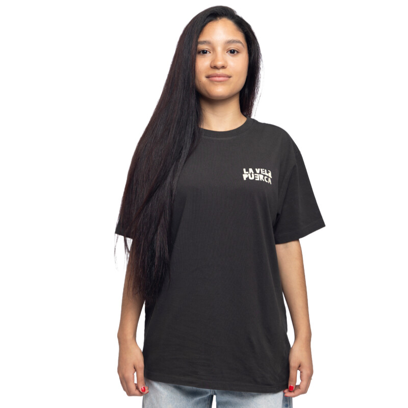 Remera La isla x La Vela - Sin Principio Ni Fin Remera La isla x La Vela - Sin Principio Ni Fin