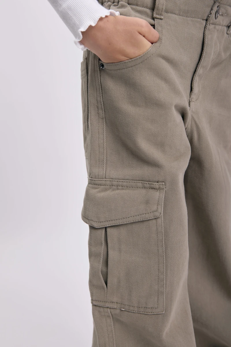 Pantalón jean cargo Verde