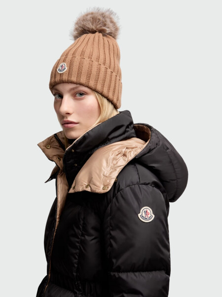 MONCLER - GORRO DE LANA CON POMPON Blanco