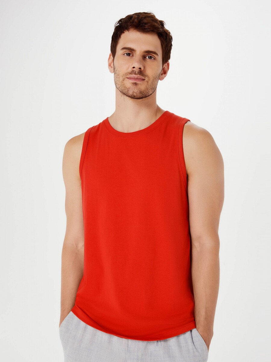 MUSCULOSA BÁSICA WORLD - ROJO 