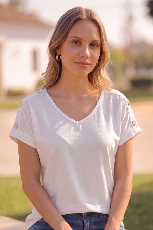 Remera Casual. NATURAL