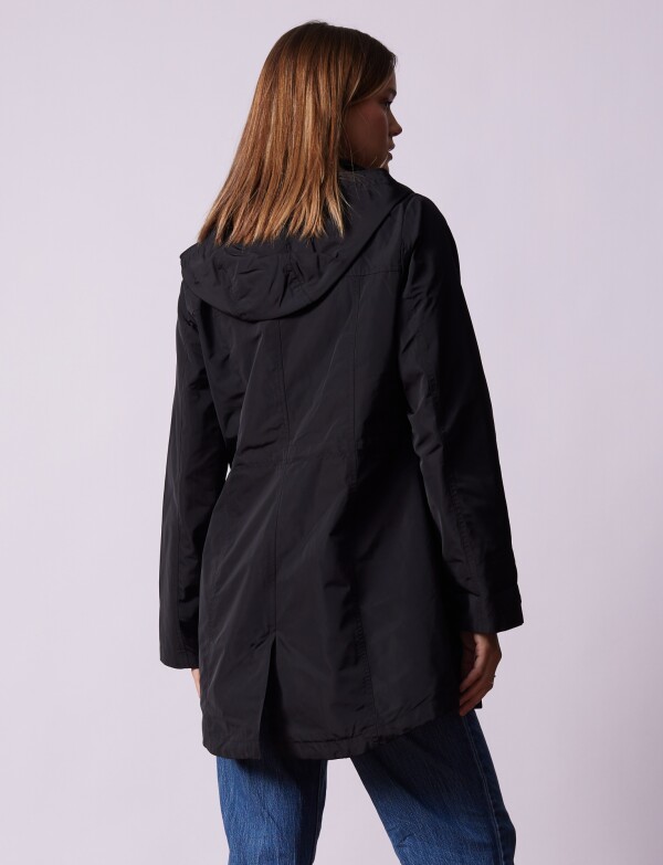 Campera Liviana Water Repellent NEGRO