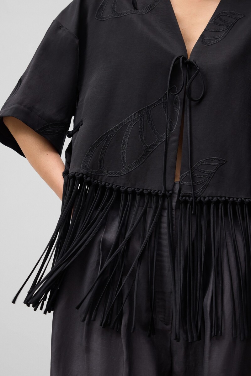 CHAQUETA BORDADA Negro