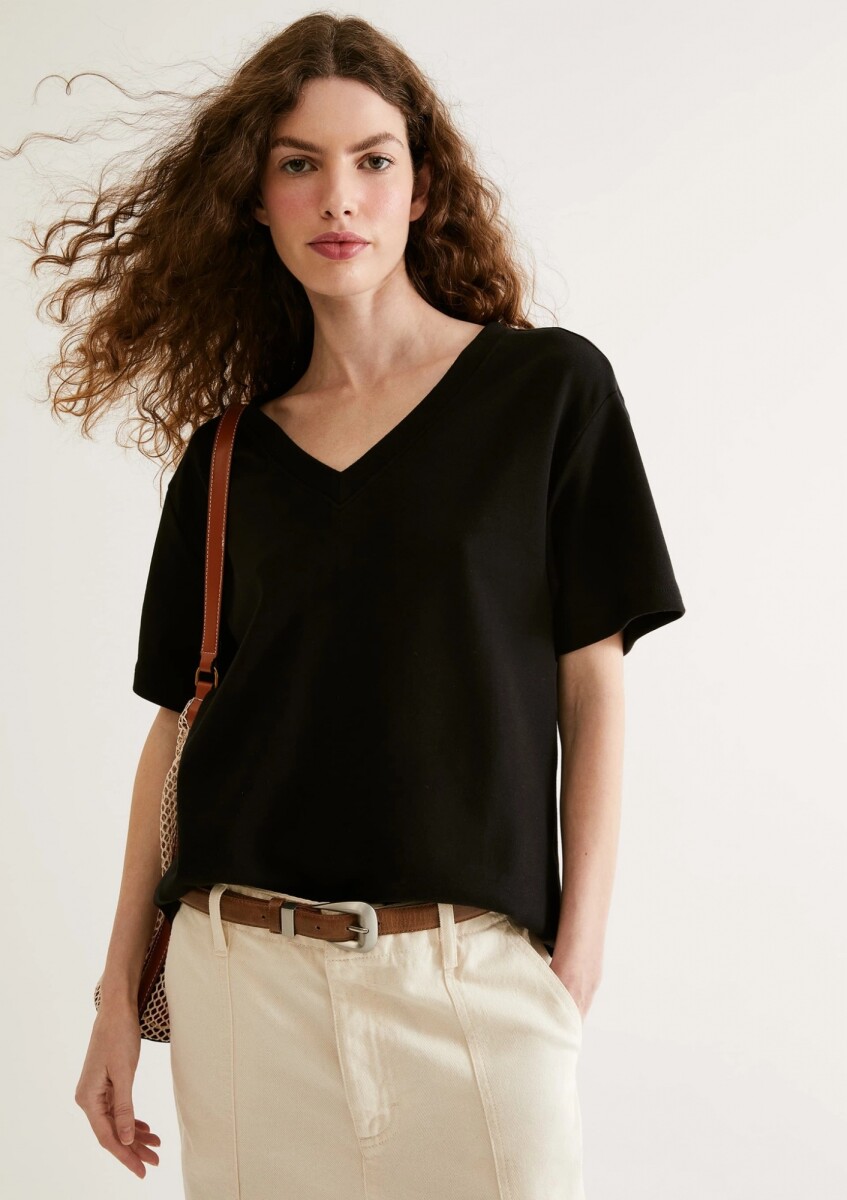BLUSA MANGA CORTA CUELLO EN V OVERSIZED - NEGRO 