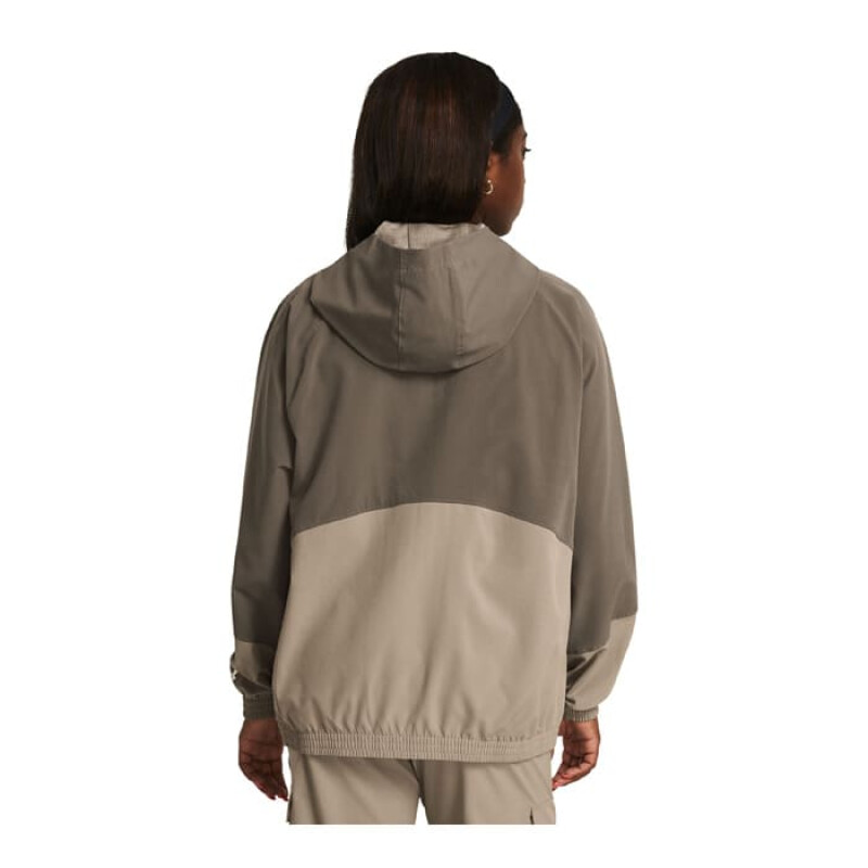 Campera Under Armour Cargo de Mujer - 699-2005R0 Marron