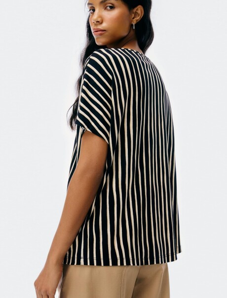 BLUSA ESTAMPADA DE MANGA CORTA NEGRO