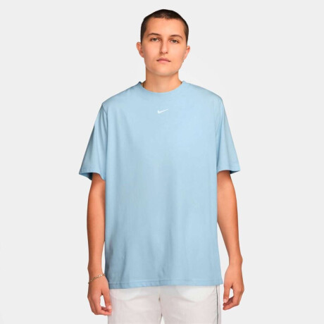 Remera Nike Sportswear Tee Essentials de Mujer Azul