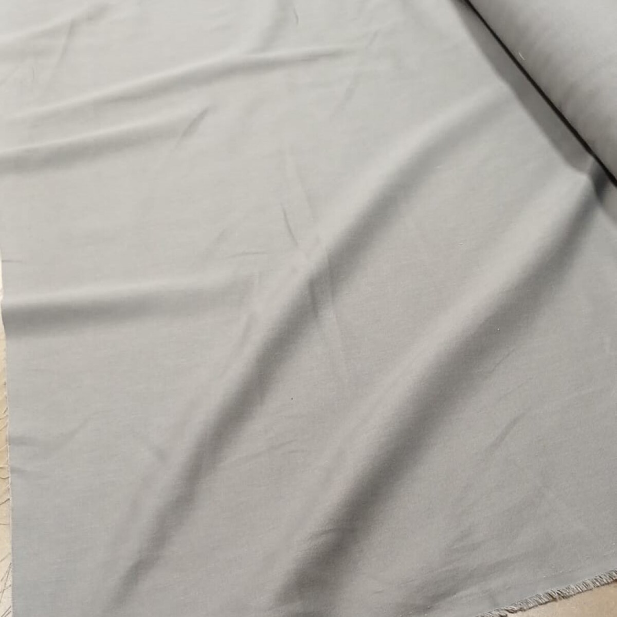 Gabardina color gris 