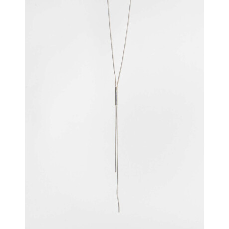 Collar Largo De Metal Plateado