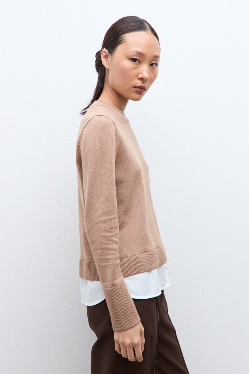 Sweater con camisa tostado melange