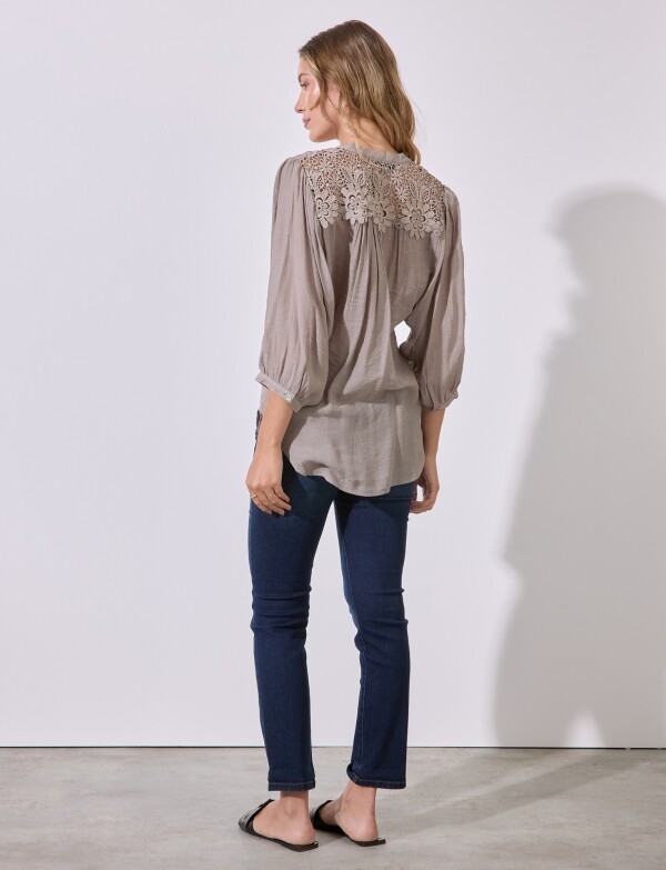 Blusa Crochet KHAKI