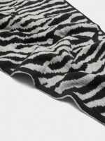Chal Estampado Animal negro