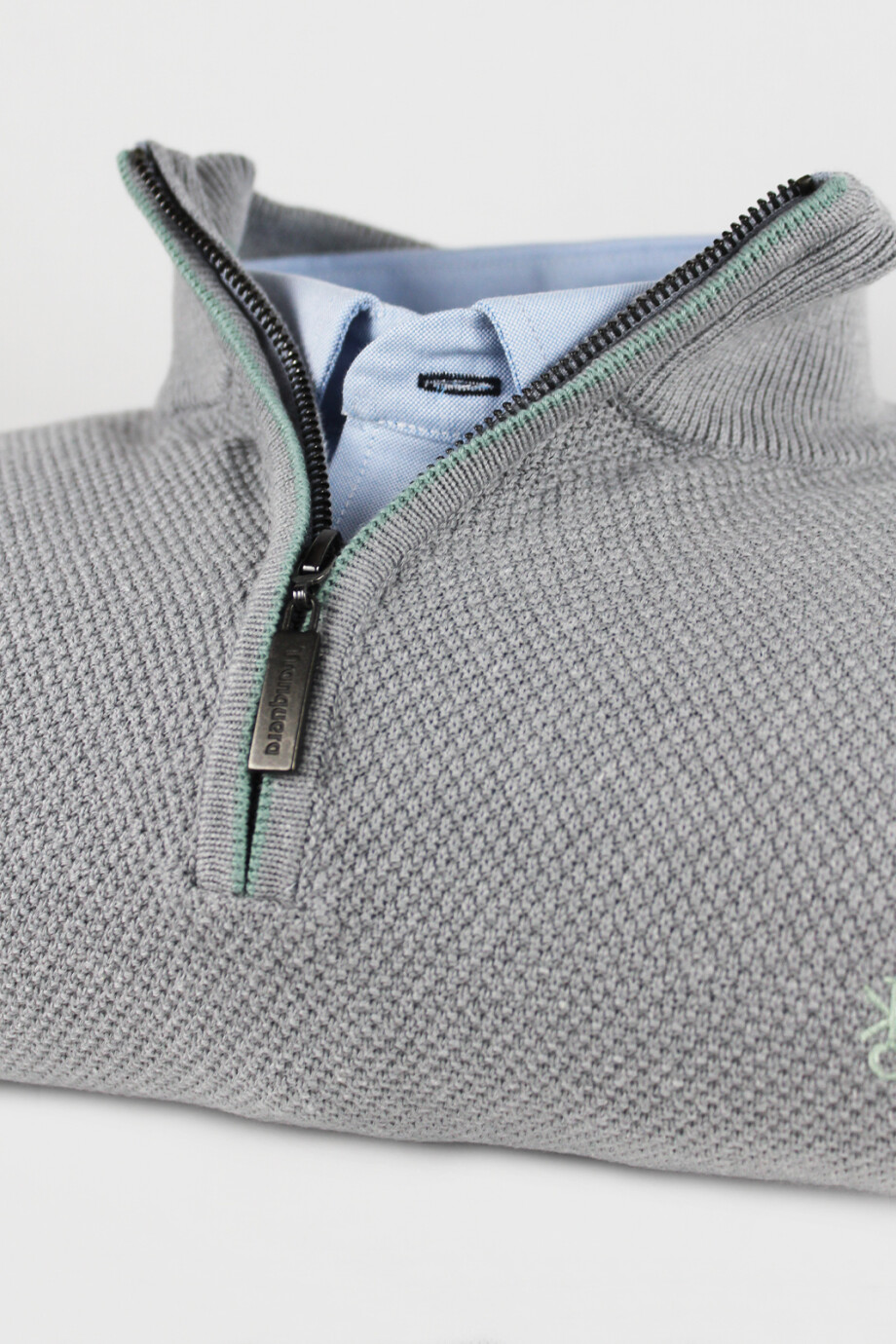 Remera Medio Cierre Apolo Gris con Verde