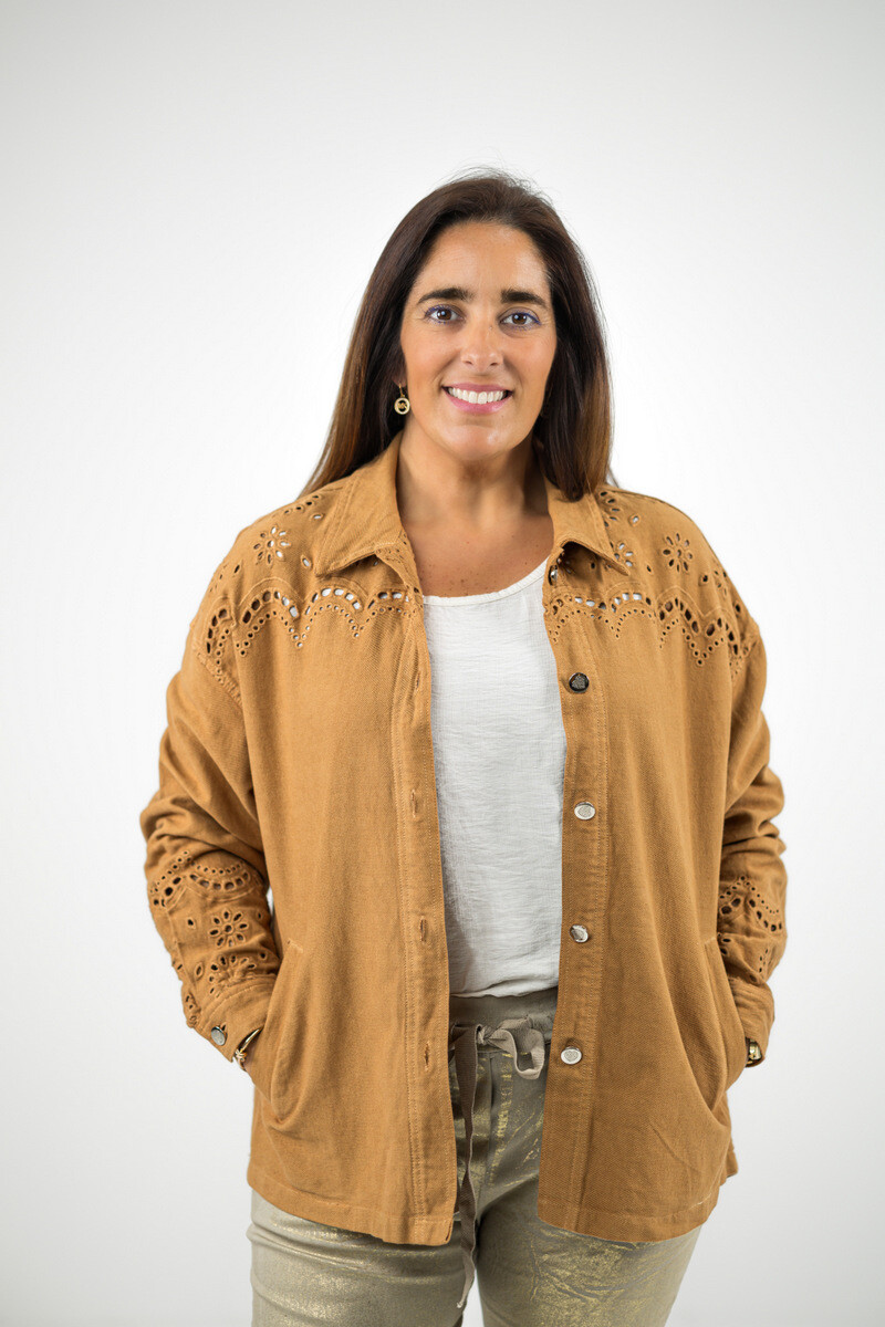 Chaqueta de jean con broderie arriba - Tostado 