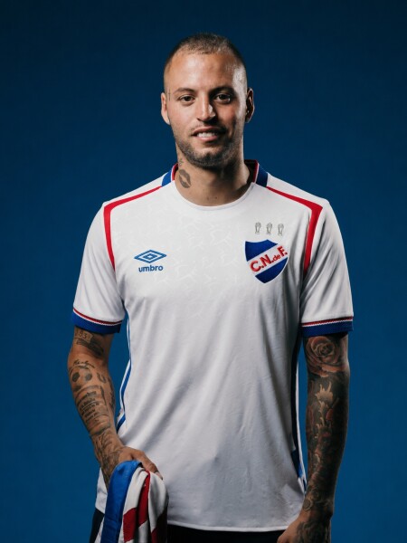 CAMISETA HOME OFICIAL 2025 Nacional Hombre Blanco, Azul Royal, Rojo
