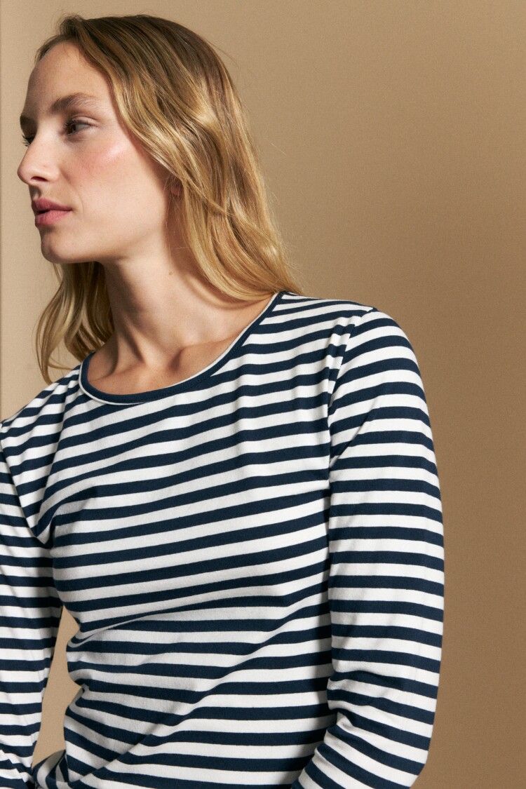 REMERA SABINA Azul Marino