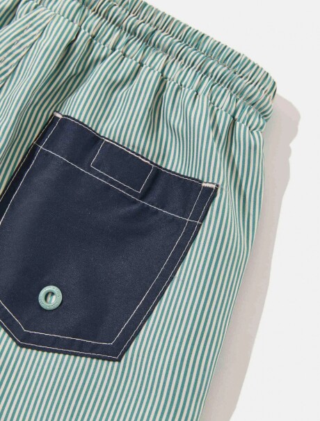 SHORT INFANTIL CON ESTAMPADO VERDE