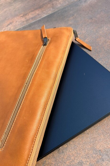 SierraMora Notebook Case Camel