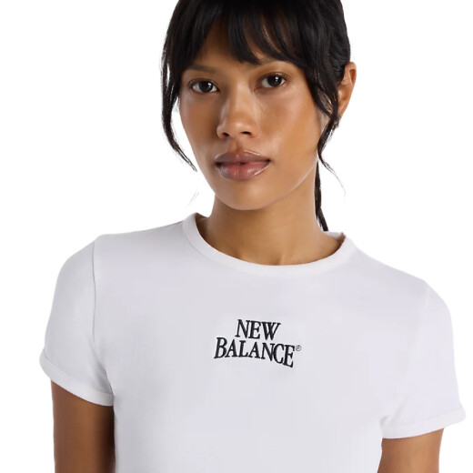 Remera New Balance Wt61Y33QwtTrackside - Blanco Remera New Balance Wt61Y33QwtTrackside - Blanco