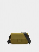 Bolso Bandolera Con Solapa Textura Suave mostaza