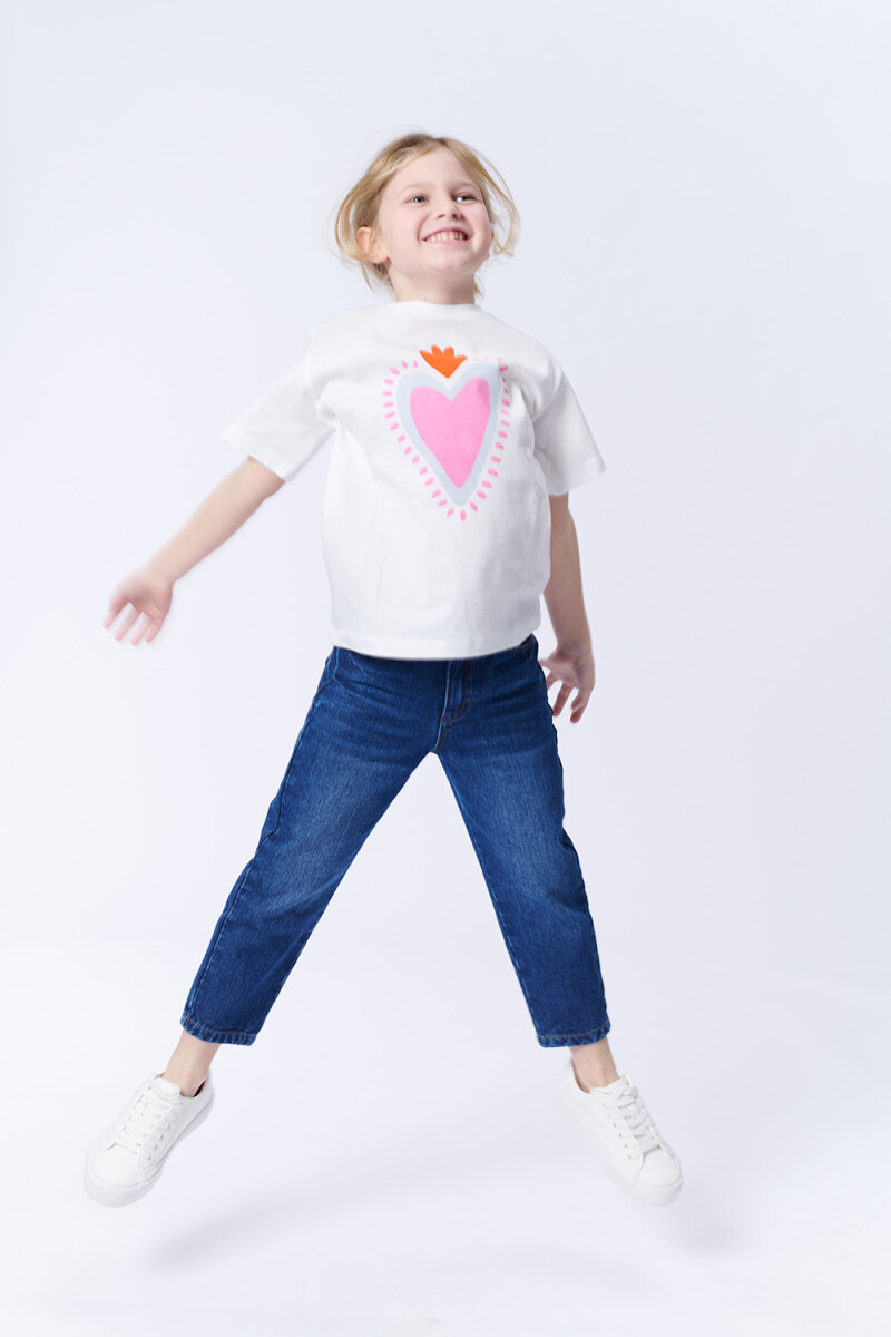 Remera Manga Corta Estampa Corazón Blanca