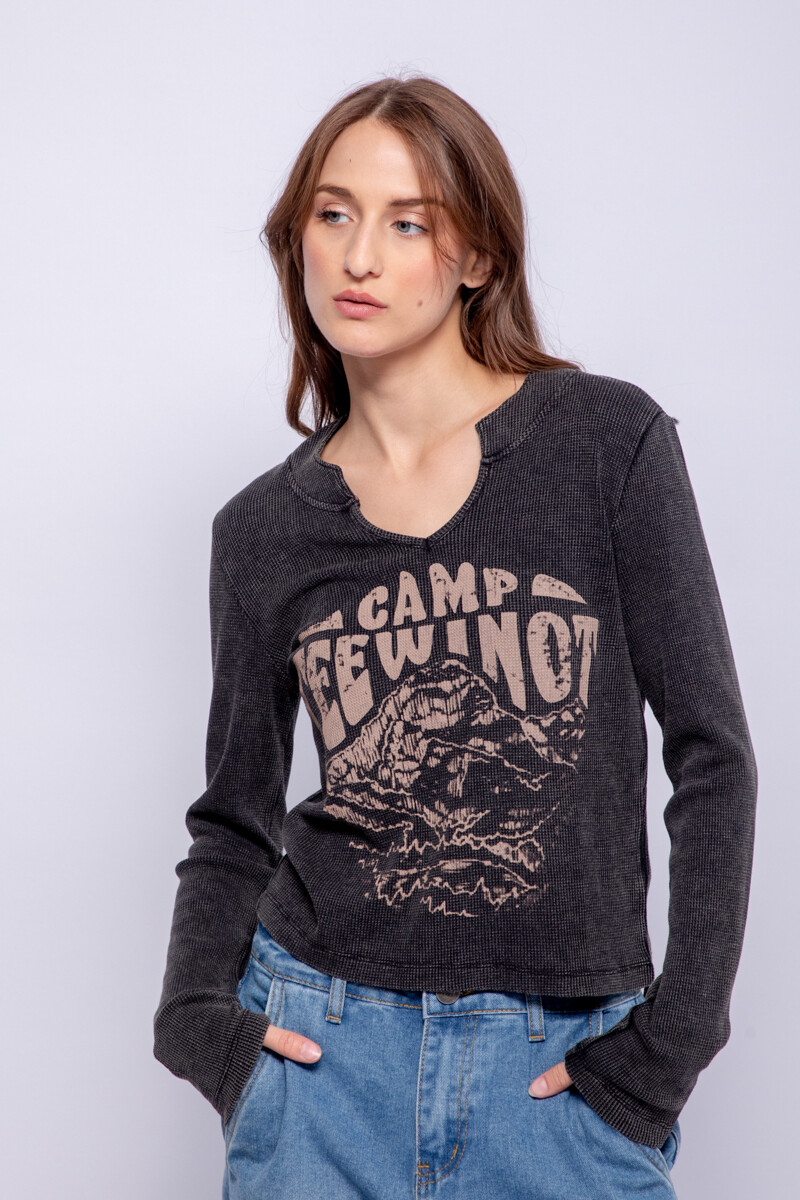 REMERA CAMP Negro