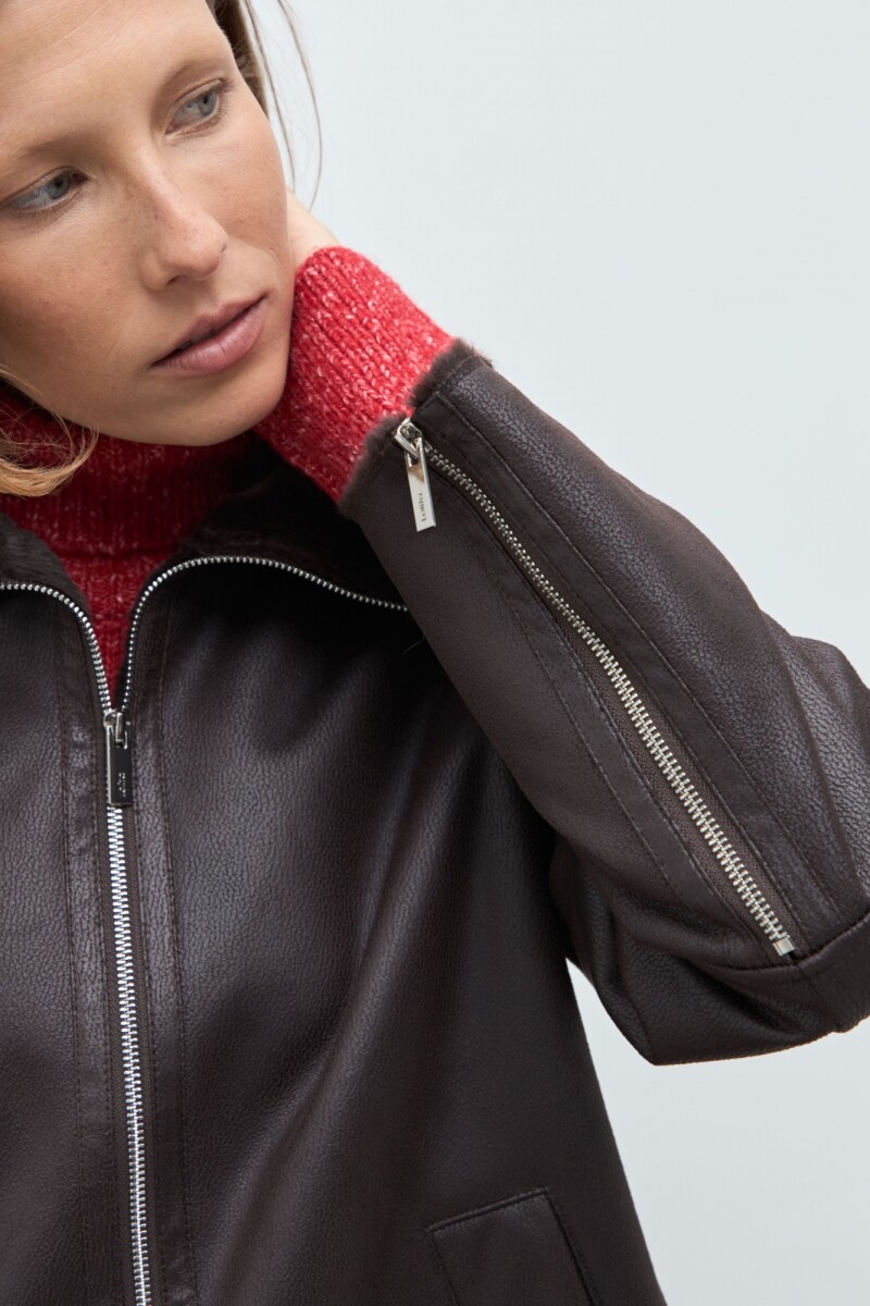 Chaqueta eco cuero con piel chocolate