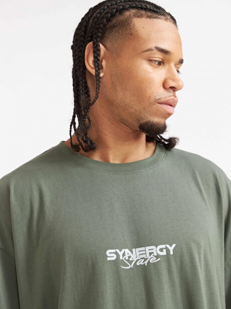 REMERA BOXY SYNGERY VERDE